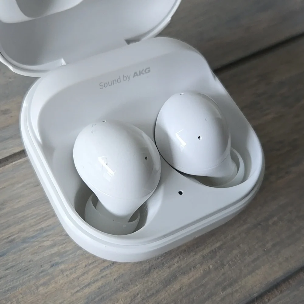 Samsung White Airbuds SM-R177